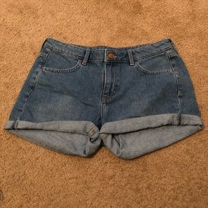 mom styled jean shorts
